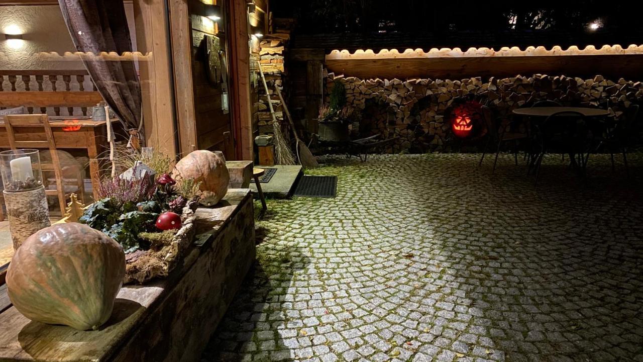 مبيت وإفطار كوجن Les Trompeurs Chez Odette المظهر الخارجي الصورة