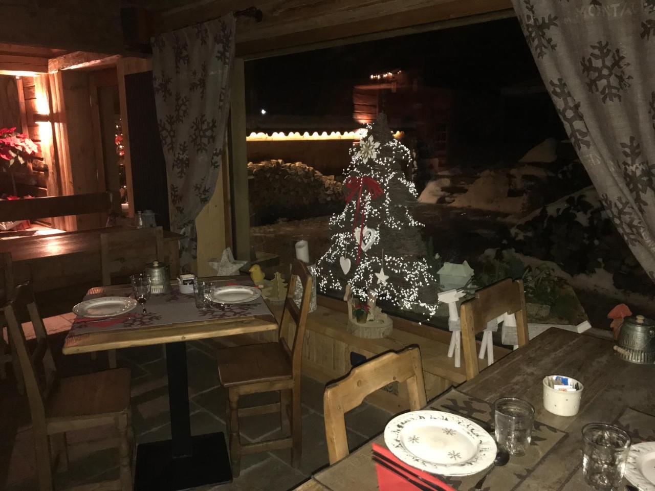 مبيت وإفطار كوجن Les Trompeurs Chez Odette المظهر الخارجي الصورة